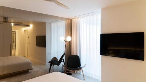 2 bedrooms, 3 beds