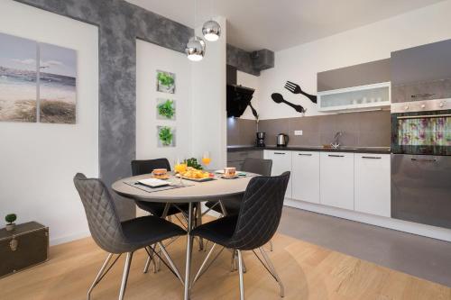 Bepo Apartment with Balcony - FREE PARKING, Split