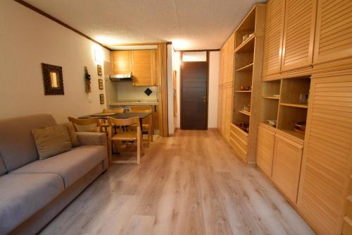 Des Alpes 15 Studio Apartment MhD