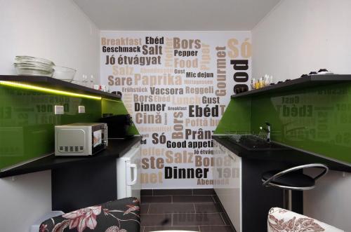 Kitchen, Regina Delux Apartman in Ovaros