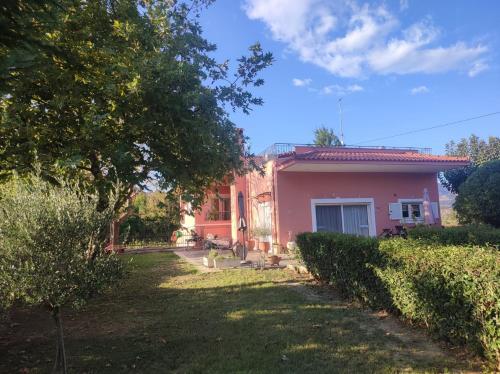 Villa Aris gîte à louer Máyiras