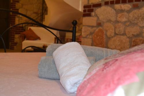 Artemis Stone House – Psakoudia, MO
