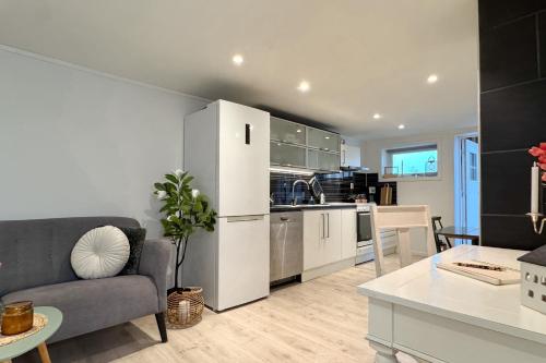 Your Secret Aurora Viewpoint in Central Leknes - Live like a local in Leknesas