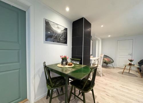 Your Secret Aurora Viewpoint in Central Leknes - Live like a local in Leknesas