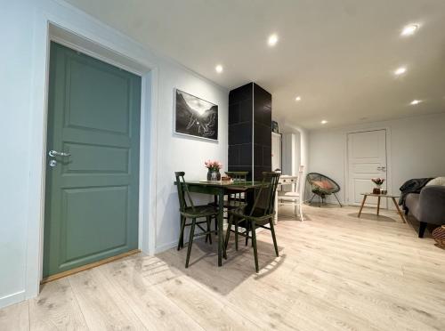 Your Secret Aurora Viewpoint in Central Leknes - Live like a local in Leknesas
