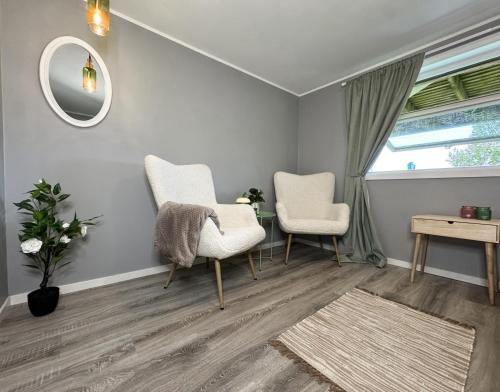 Your Secret Aurora Viewpoint in Central Leknes - Live like a local in Leknesas