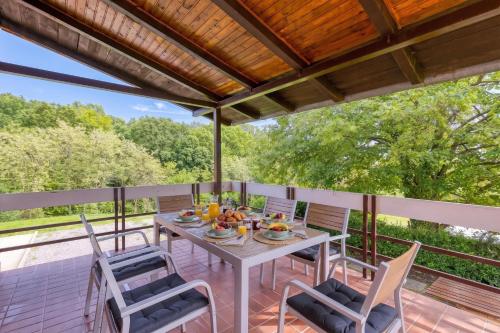 陽台/露台, Lovely House Near Zagreb With Terrace - Happy Rentals in 薩格勒布