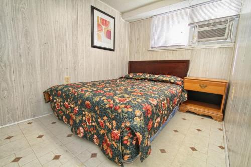 Shore Beach Houses-20-1 Dupont Avenue - image 2