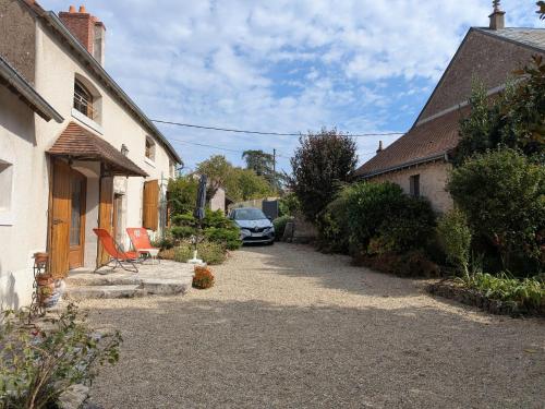 . Gîte spacieux au cœur du Val de Loire, entre Orléans et Blois, avec jardin, cour fermée et BBQ !