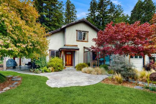 Little River Zen - Gardens BBQ & Pet Friendly in Little River (CA)
