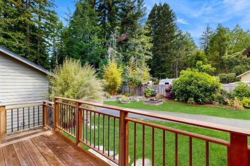 Little River Zen - Gardens BBQ & Pet Friendly in Little River (CA)