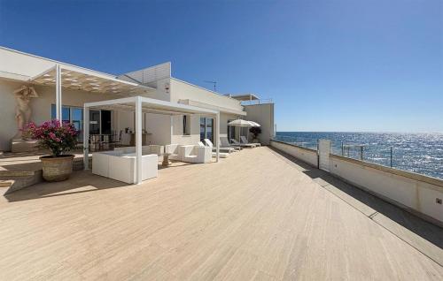 Beautiful Home In Avola With Wifi