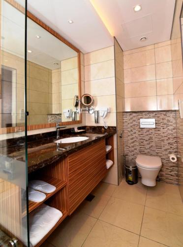 Best Western Plus Pearl Creek Room Type - Standard King Room - Non-Smoking 