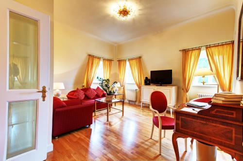 Schlosshotel Bad Neustadt - image 14