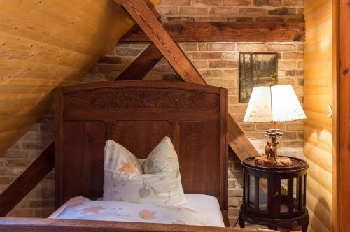 2 bedrooms, 3 beds