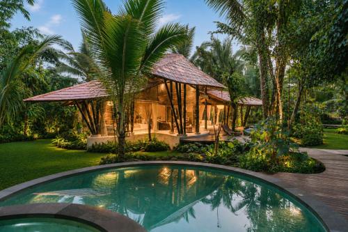 3 bedrooms, 4 beds