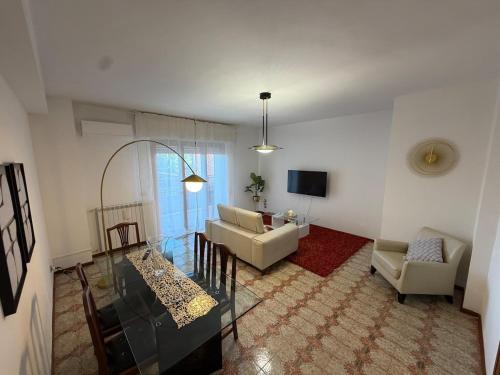 Castel House - 3 Bedrooms e 2 Bathrooms - AC, sleeps up to 6