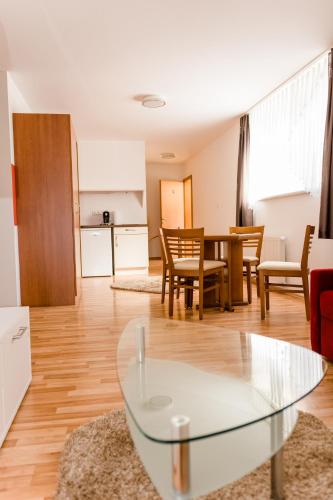 Létesítmények, Fruhstuckspension Scharinger Hof in Gilgenberg Am Weilhart