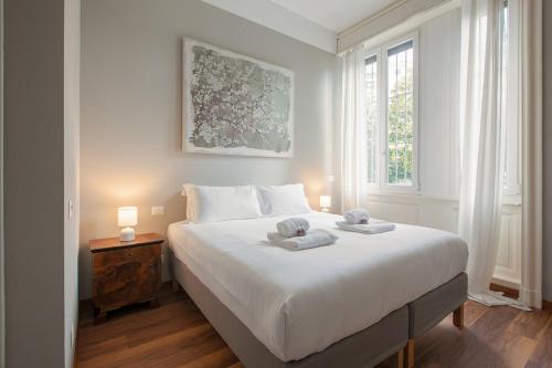HACCA Collection - Central Milan Elegant Period 2BR 2 Baths