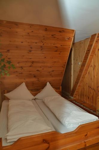 2 bedrooms, 2 beds