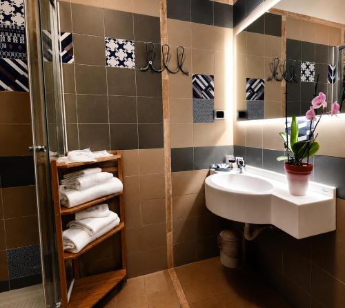 Double or twin room, deluxe, lake view