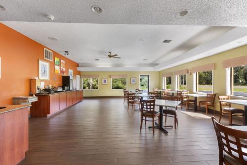 Food and beverages, Quality Inn Crystal River in Crystal River (FL)