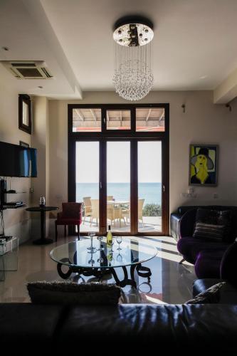 Pub/Lounge, Beach Villa Pantheon in Pomos