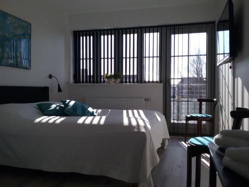 Hals Hotel - image 8