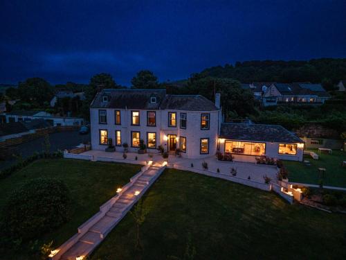 . Torr House Hotel