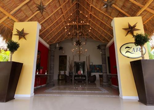 ทางเข้า, Zar Colima in โกลีมา