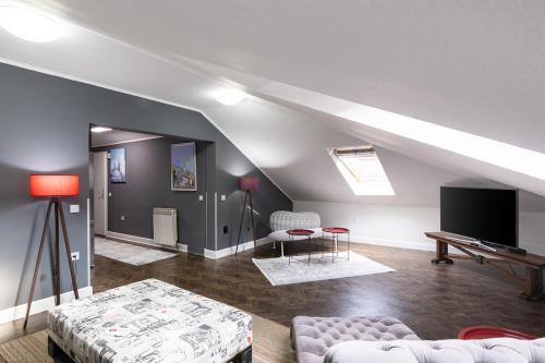 Five points - New 2BR by Baščaršija with Free Parking
