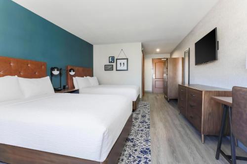2 double beds
