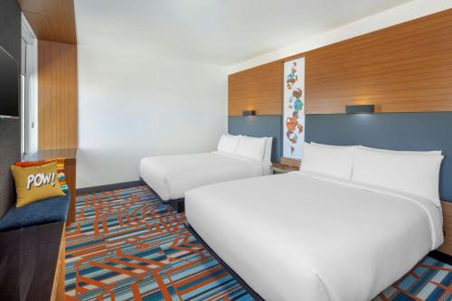 2 queen beds