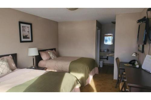2 double beds