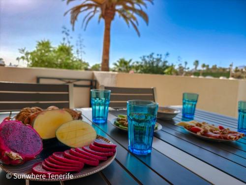 Spacious apartment with private garden in Tenerife south 3