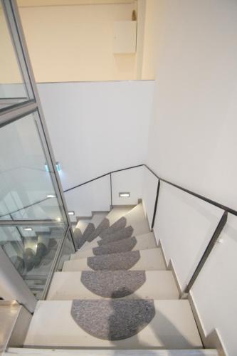 Dan In'n Out - image 10