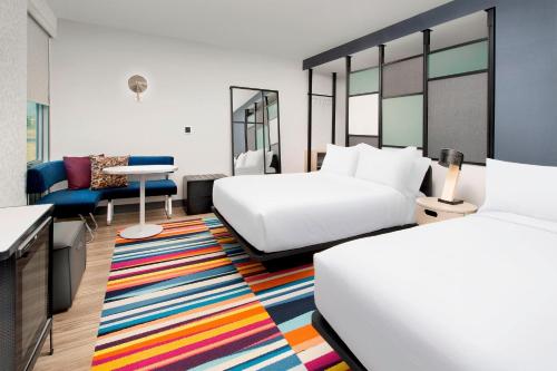 2 queen beds