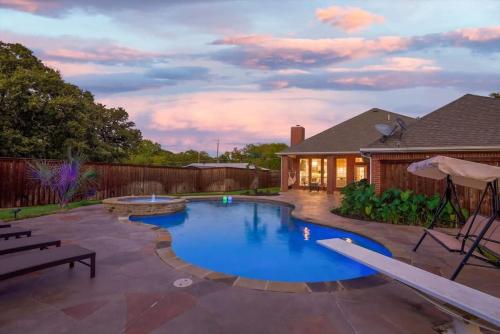 5 bedrooms, 7 beds
