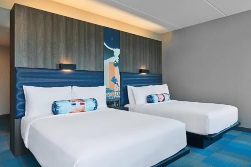 2 queen beds