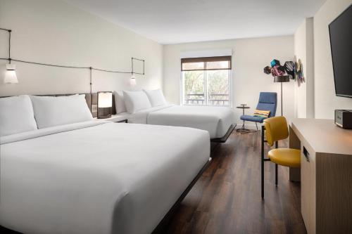 2 king beds
