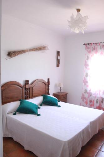 Standard Double or Twin Room image 4