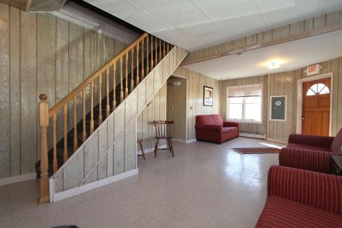Shore Beach Houses - 57 Dupont Ave