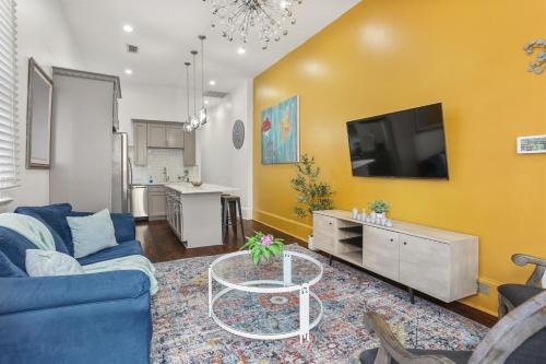 Effortless Access to Streetcar & French Quarter Treme Gem