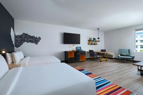2 queen beds