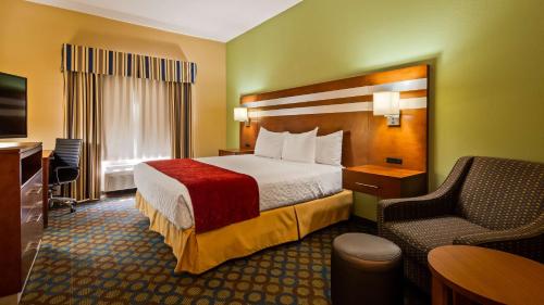 Spark By Hilton Troy