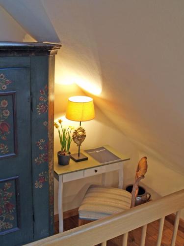 2 bedrooms, 5 beds