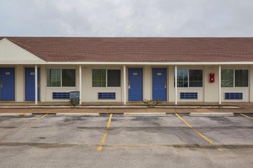 Motel 6-Madisonville TX - image 6