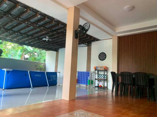 DGabriels Homestay across samal wharf and beach
