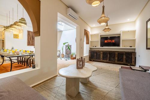 Riad Macan Exclusive and Trendy Chich Breakfast incl 1