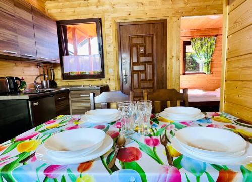 2 bedrooms, 3 beds